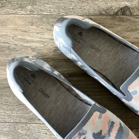 \Cloudsteppers by Clarks\ Carly Dream Slip Ons - Picture 4 of 11
